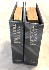 Deux classeurs nuancier pantone textile vintage