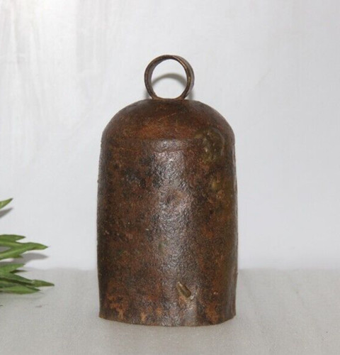 Cloche vache fer - fer, antique