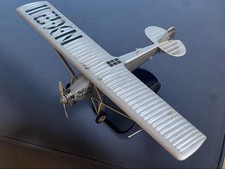 Spirit of St. Louis Model Aircraft 1/32 Metal Finished, with Stand, Used rr2