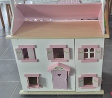 Maison de Poupée en bois