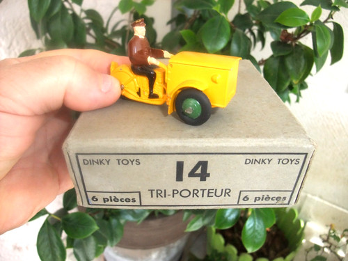 Ref superbe dinky toys - 14,