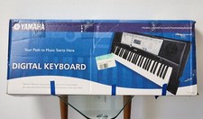 Yamaha YPT-200 61-key Electronic Portable Keyboard W/ Original Box 