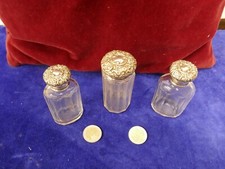 1 boite à épingles et 2 flacons victoriens,couvercles argent sterling,XIXème