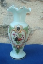 V61 Rare Vase en Opaline Bleue