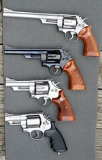 PLAQUE MÉTAL  ARME A FEU PISTOLET REVOLVER    30 X 20 CM