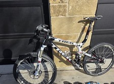 2011 TREK TOP FUEL 9.9 SSL MOUNTAIN BIKE  22 LB RARE COLLECTOR RACE 19.5" LARGE