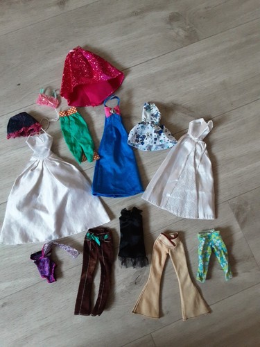 Lot vêtements barbie - barbie, et