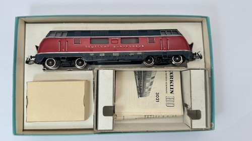 Märklin 3021 3921 v 200 - 3021,
