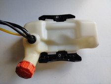 RESERVOIR       POUR