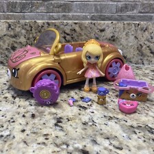 Shopkins Happy Places Royal Trends Gold Convertible Car With Tiara Sparkles