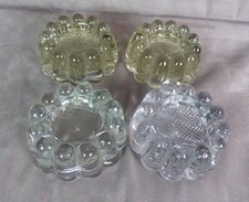 DESSOUS DE PIED DE TABLE ou de PIANO, rehausseurs. Anciens.