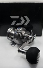 Moulinet Daiwa Saltiga 10H Baitcast main droite du Japon
