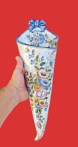 Important cornet bouquetière