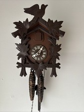 Ancien petit  coucou pendule en bois avec mécanisme non Tester Avec Cocotte