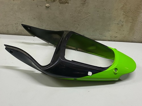 Une coque arriere - coque,