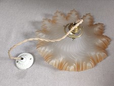 Ancienne suspension en verre