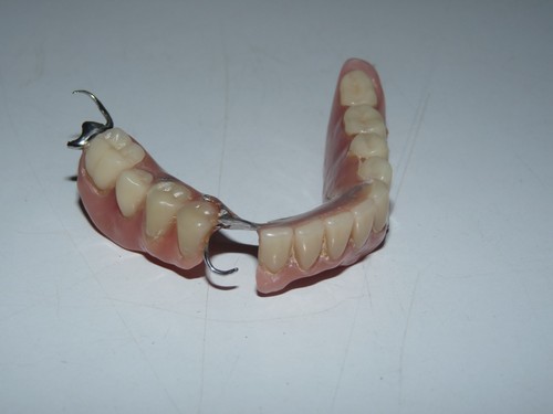 Ancien dentier prothèse