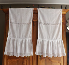 jolie paire de rideaux