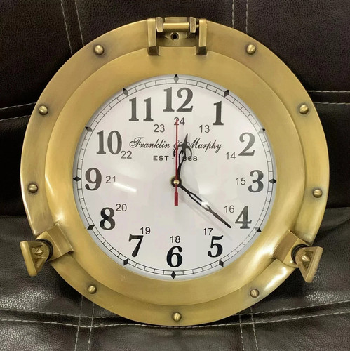 Ancienne horloge marine - , en