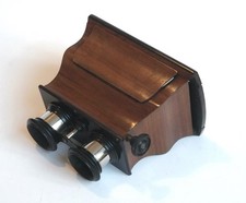 Beau STÉRÉOSCOPE bois galbé pour photos stéréoscopiques jusqu'à 9 x 18 cm