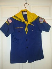 Boy Scouts of America~Cub Scouts~Youth Shirt with Neckerchief~Size M