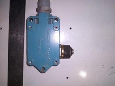 MICRO SWITCH DTF2-2RN-LH 10-15A 125-250VAC 125-250VDC