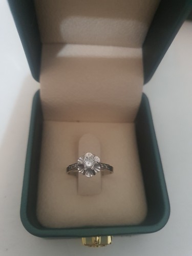 Bague solitaire sertie - , avec