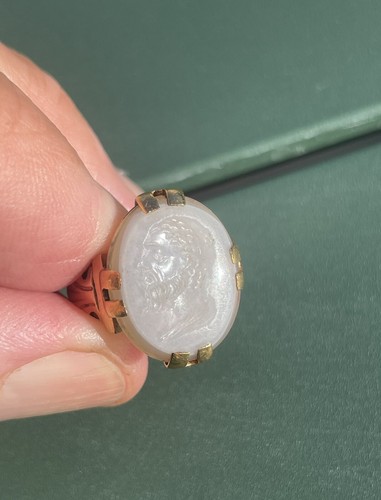 Intaglio solid gold ring - 18, k
