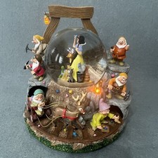 Disney Snow Globe Snow White And The Seven Dwarfs Music Lights Rotating Rare