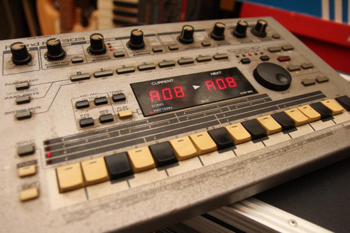 Roland 303 groovebox - roland,