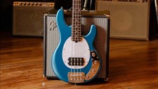 Basse électrique Sterling Music Man Ray24CA Toluuca Lake Blue d'occasion