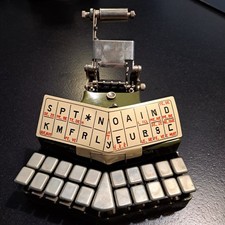 Machine Sténotype ancienne GRANDJEAN avec mallette cuir