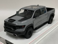 Modèles Diamand 1/18 Dodge