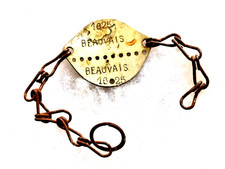 Un bracelet militaire