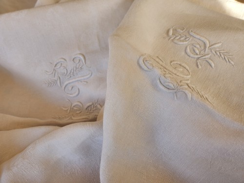Ancienne grande nappe double