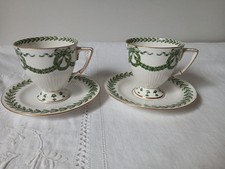 Paire de tasse et sous tasse, décor empire, en porcelaine de Sarreguemines