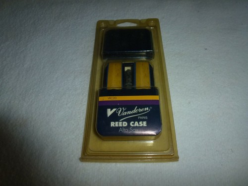 Vandoren reed case - reed, sax