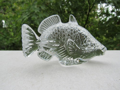 Statuette signée cristal - statuette,