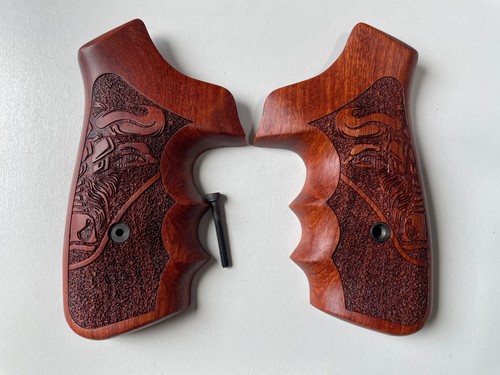 Premium bull art target grips - art,