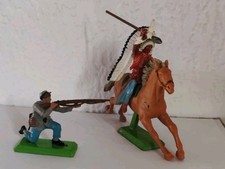 Lot De 2 Figurines Britains