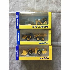Mini camion benne et pelle Komatsu Original (à vendre)