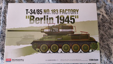maquette char 1/35 academy n°13295 T34/85 n° 183 berlin 1945