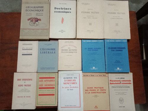 Lot livres économie - 13,