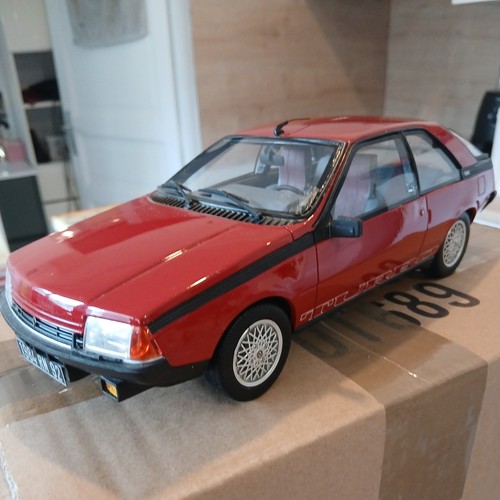 Renault fuego turbo 1 - , 1/18