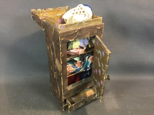Ancienne petite armoire