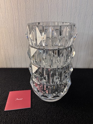 Vase clair modèle - , en