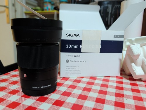 Sigma 30mm dc - f, 1.4