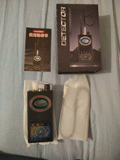 Détecteur Signaux Sans Fil IA 4en1 GPS GSM Localisateur de Micro, Caméra Espion