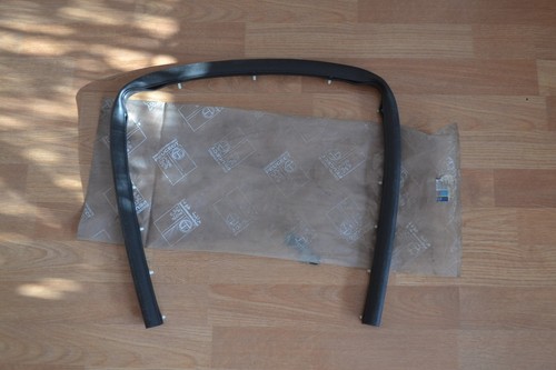 Joint avant capot moteur - avant, de