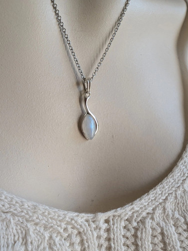 Rainbow moonstone white - rainbow,